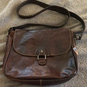 Unisex and real leather crossbody